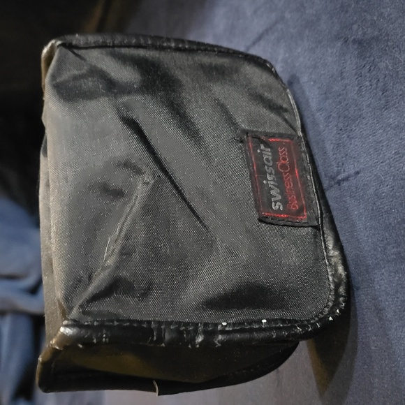 Swissair "Business Class" Travel Kit - Picture 2 of 7